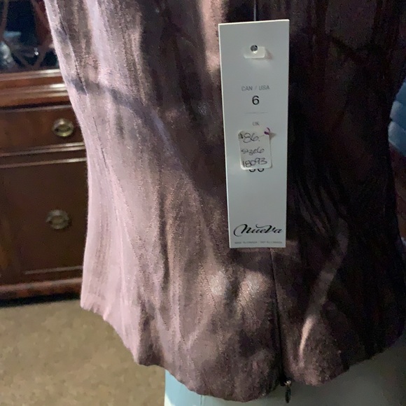 Woman’s Dressy camisole - Picture 3 of 4